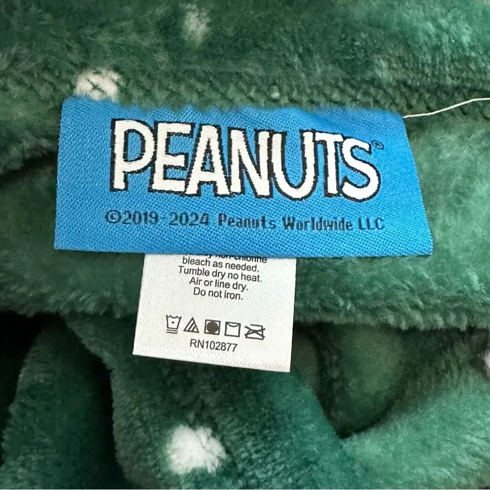 NWT-Peanuts Green 60x70” Velvet Loft Throw Blanket by Berkshire Blanket & Home